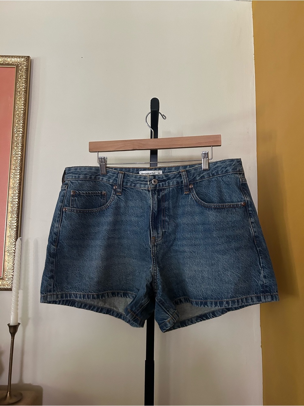 Abercrombie & Fitch Baggy Low Rise Shorts Curve Love Denim Size 32 (US 14)